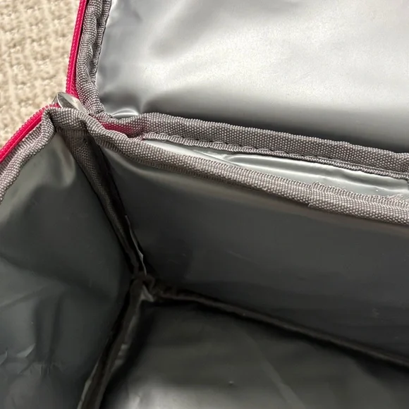 Juicy Couture Pink Velvet Velour Lunch or Cosmetic Bag with Heart Zip and Strap - Picture 9 of 9